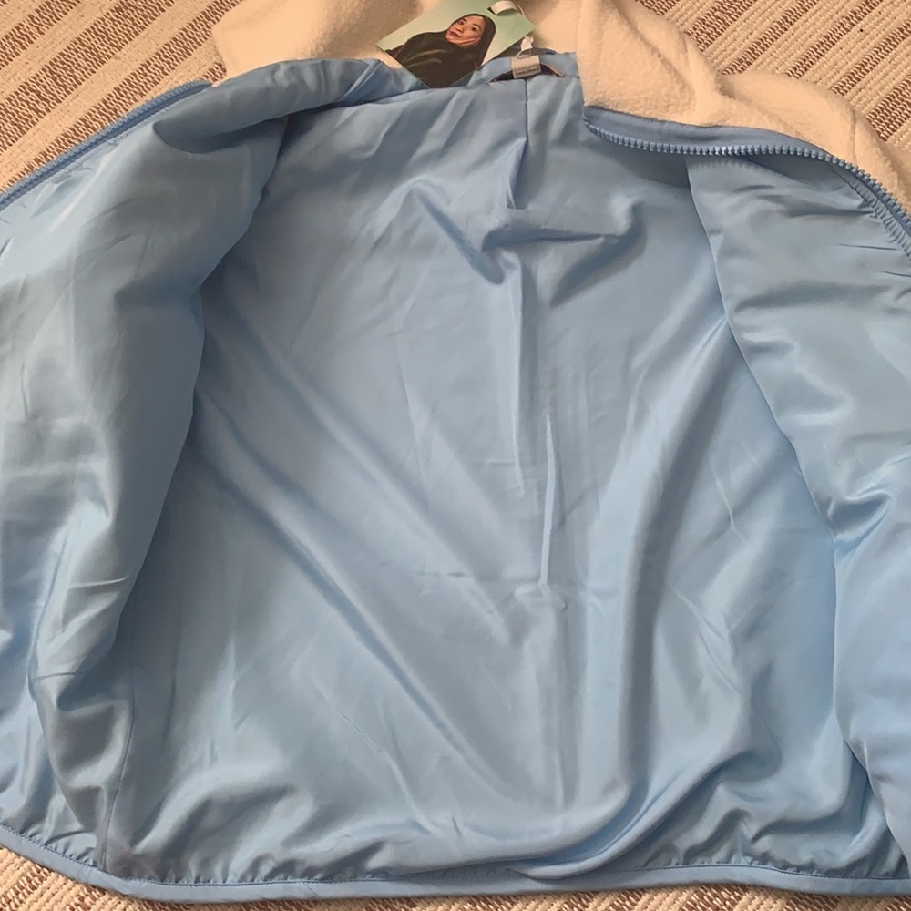 ✨Host pick! NWT Cream Sherpa with Blue Gingham detailing - Picture 5 of 7